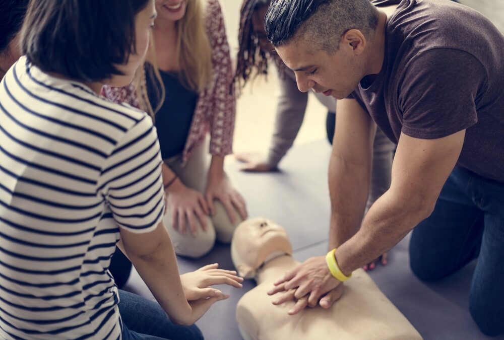 Should Workplaces Offer CPR Classes in Spanish?
