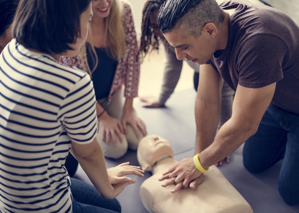 Should Workplaces Offer CPR Classes in Spanish? Should Workplaces Offer CPR Classes in Spanish?